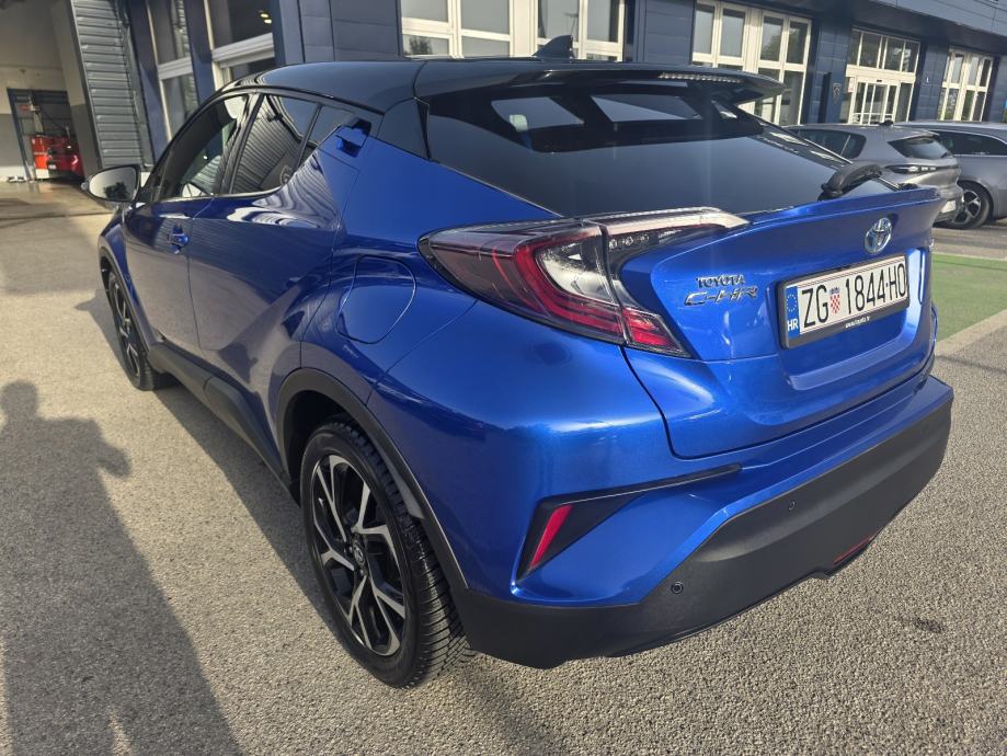 Toyota C-HR 1,8 automatik, fotografija 6