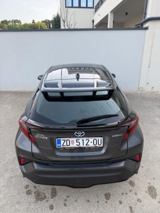 Toyota C-HR 1,8 automatik, fotografija 8