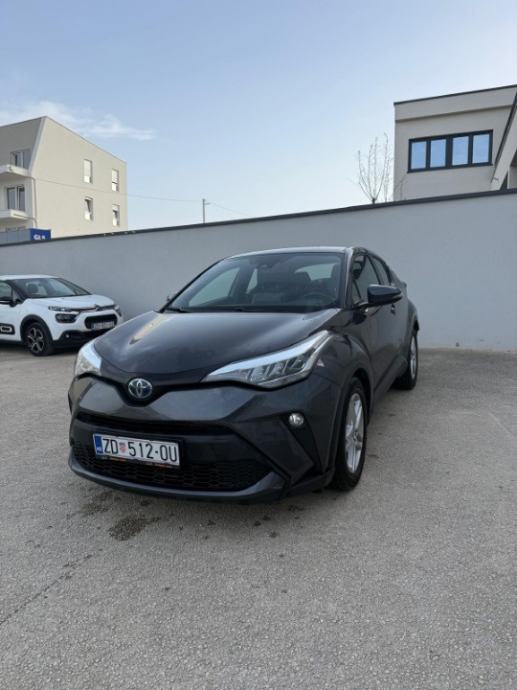 Toyota C-HR 1,8 automatik, fotografija 4