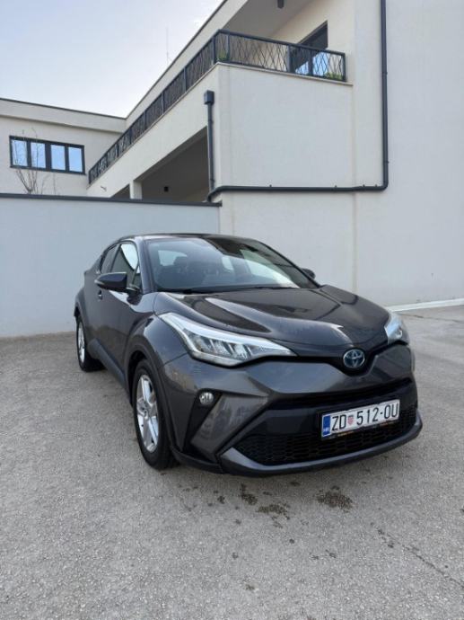 Toyota C-HR 1,8 automatik, fotografija 2