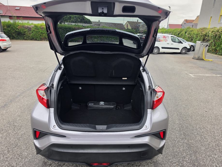 Toyota C-HR 1,8 automatik, fotografija 10