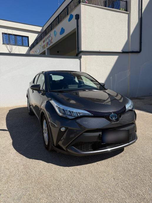 Toyota C-HR 1,8 automatik, fotografija 3