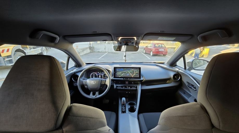 Toyota C-HR 1,8 HYBRID, fotografija 10