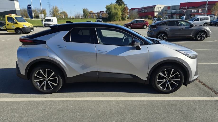 Toyota C-HR 1,8 HYBRID, fotografija 4