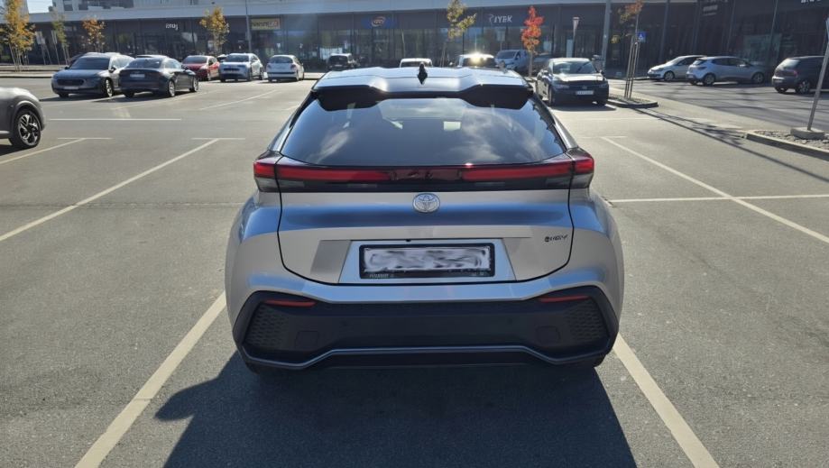 Toyota C-HR 1,8 HYBRID, fotografija 6