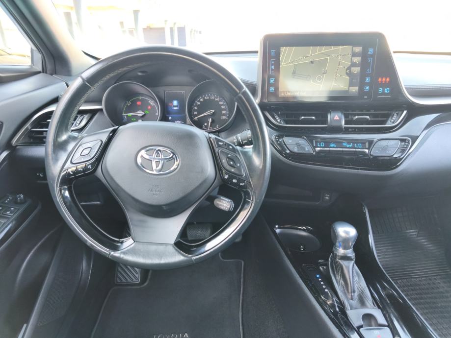 Toyota C-HR 1,8 Hybrid Dynamic***AKCIJA**, fotografija 20