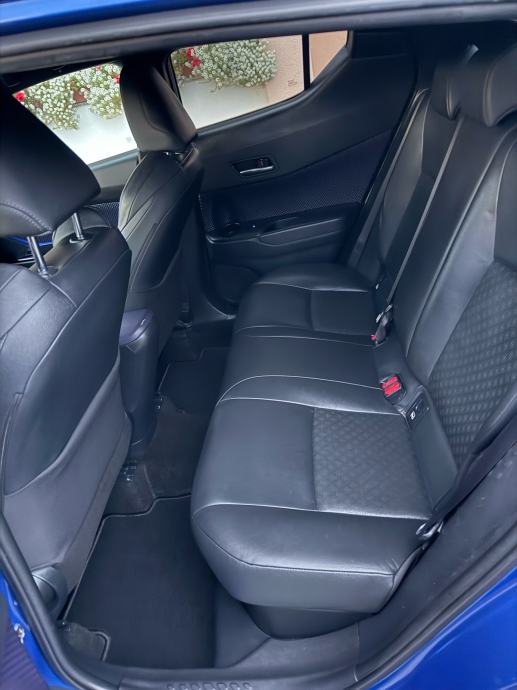 TOYOTA C-HR 1.8 HYBRID•FULL LED•KAMERA•PDC•18COL•KOŽA•JBL•SERVISNA•, fotografija 19