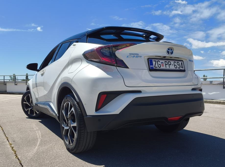Toyota C-HR 1,8 Hybrid FULL OPREMA**AKCIJA**, fotografija 7