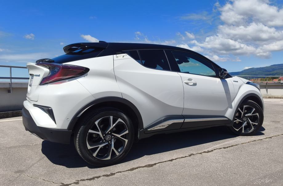 Toyota C-HR 1,8 Hybrid FULL OPREMA**AKCIJA**, fotografija 4