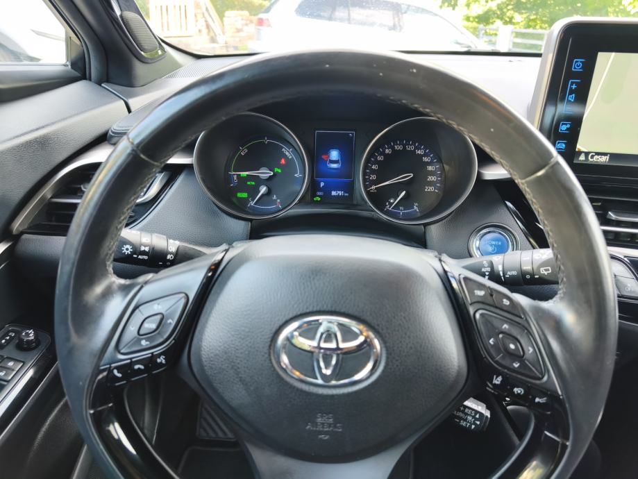 Toyota C-HR 1,8 Hybrid FULL OPREMA**AKCIJA**, fotografija 19