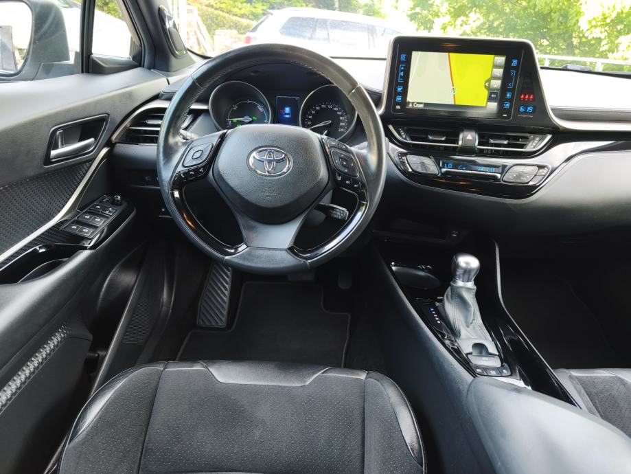 Toyota C-HR 1,8 Hybrid FULL OPREMA**AKCIJA**, fotografija 16