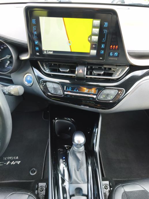 Toyota C-HR 1,8 Hybrid FULL OPREMA**AKCIJA**, fotografija 20