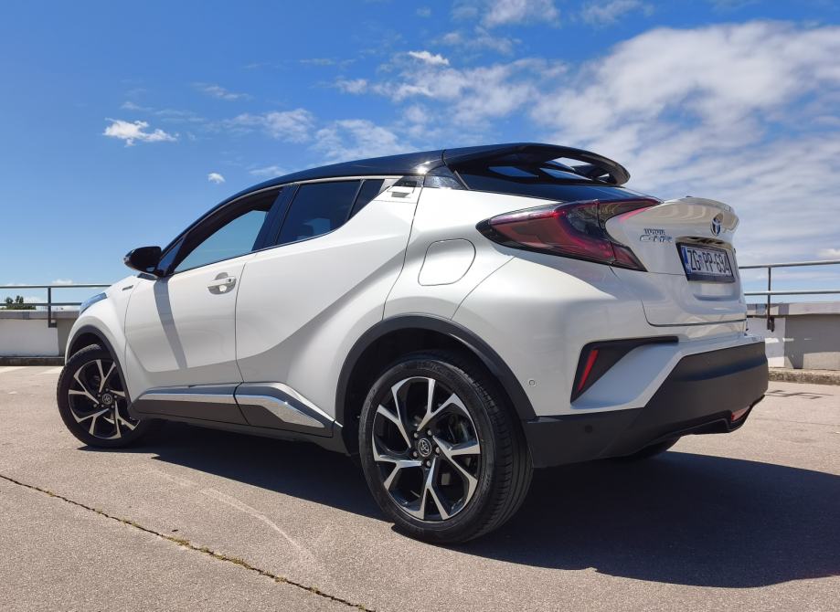 Toyota C-HR 1,8 Hybrid FULL OPREMA**AKCIJA**, fotografija 8