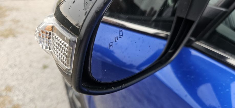 Toyota C-HR 1,8 HYBRID KAMERA ***AKCIJA ***, fotografija 10