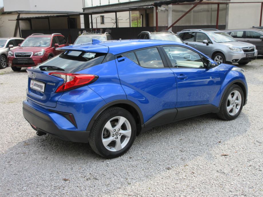 TOYOTA C-HR 1.8 HYBRID KAMERA,TEMPOMAT,LED,EL.PAKET,ALU 17 !!!, fotografija 4