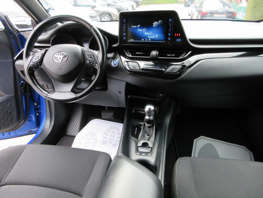 TOYOTA C-HR 1.8 HYBRID KAMERA,TEMPOMAT,LED,EL.PAKET,ALU 17 !!!, fotografija 20