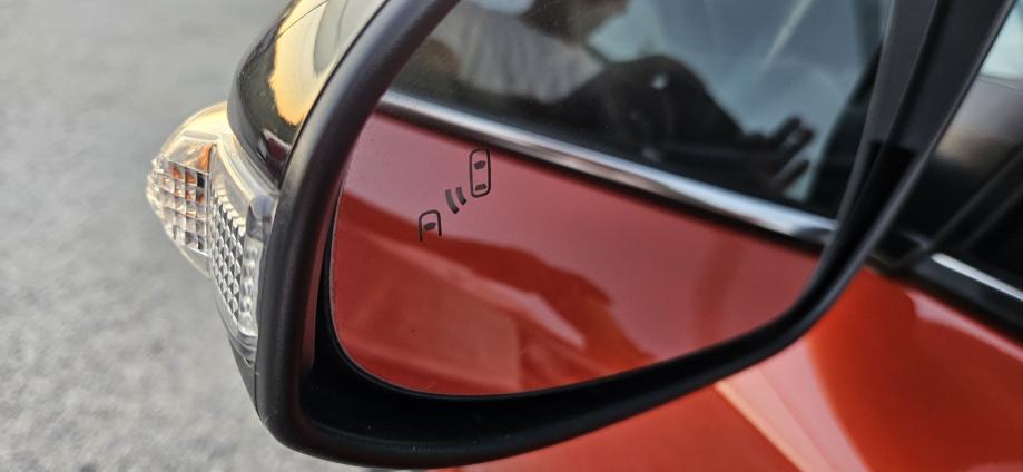 Toyota C-HR 2.0 135kWt * Kamera* JBL * Full Oprema, fotografija 11