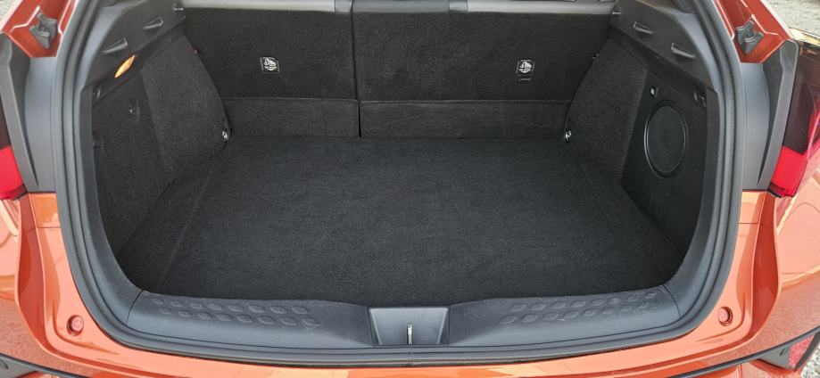 Toyota C-HR 2.0 135kWt * Kamera* JBL * Full Oprema, fotografija 15