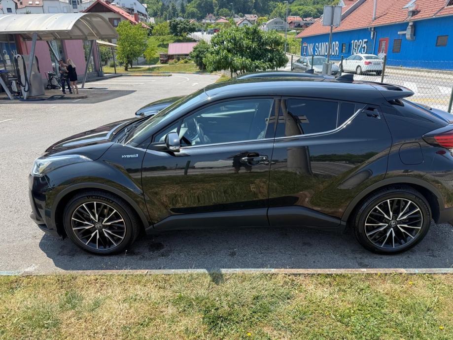 TOYOTA C-HR HYBRID MC 2.0 HSD 5D CHIC full oprema automatik prvi vlasn, fotografija 3