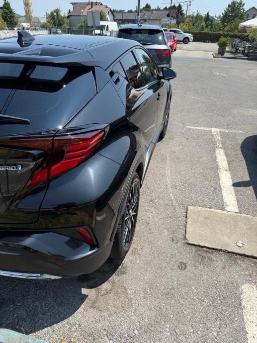 TOYOTA C-HR HYBRID MC 2.0 HSD 5D CHIC full oprema automatik prvi vlasn, fotografija 9
