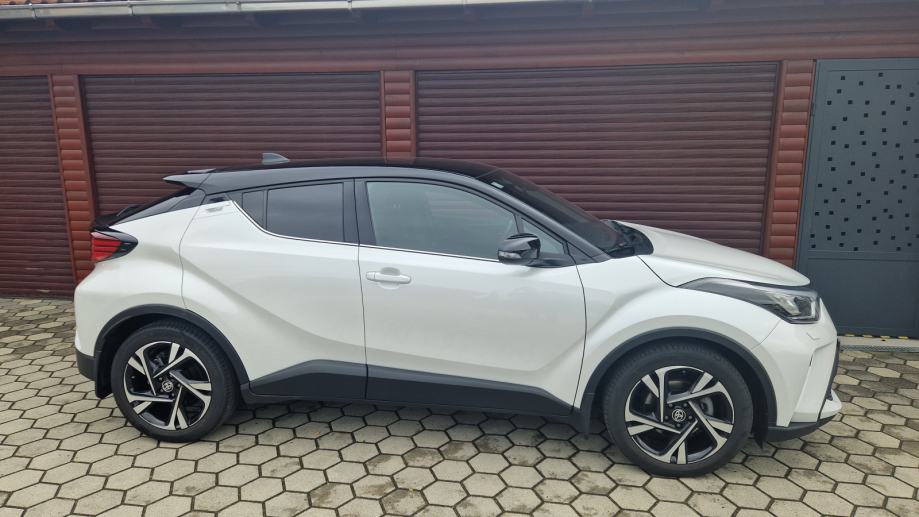 Toyota C-HR 2.0 Hybrid 184 KS | 2022. | 40.000 km | C-LUB | Bi-Tone, fotografija 2