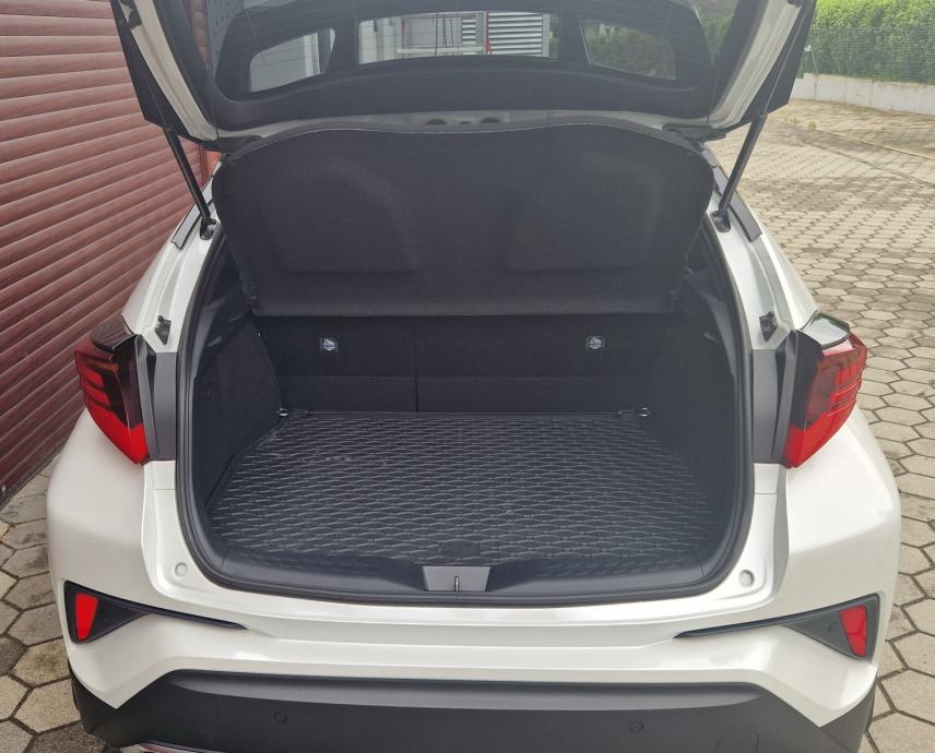 Toyota C-HR 2.0 Hybrid 184 KS | 2022. | 40.000 km | C-LUB | Bi-Tone, fotografija 5
