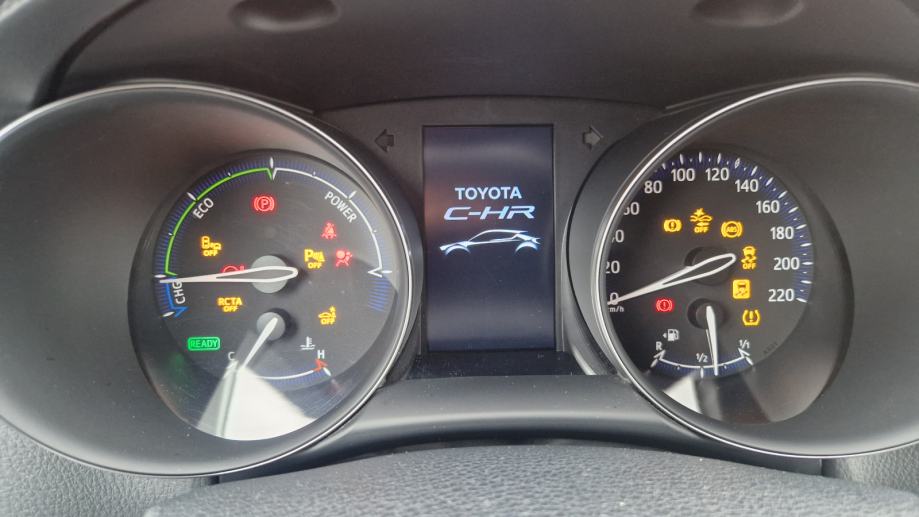 Toyota C-HR 2.0 Hybrid 184 KS | 2022. | 40.000 km | C-LUB | Bi-Tone, fotografija 9