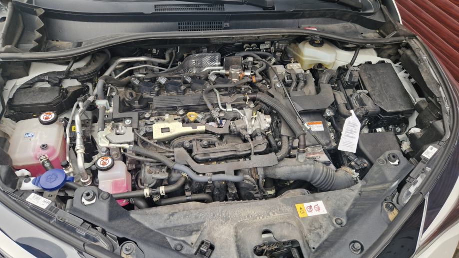 Toyota C-HR 2.0 Hybrid 184 KS | 2022. | 40.000 km | C-LUB | Bi-Tone, fotografija 11