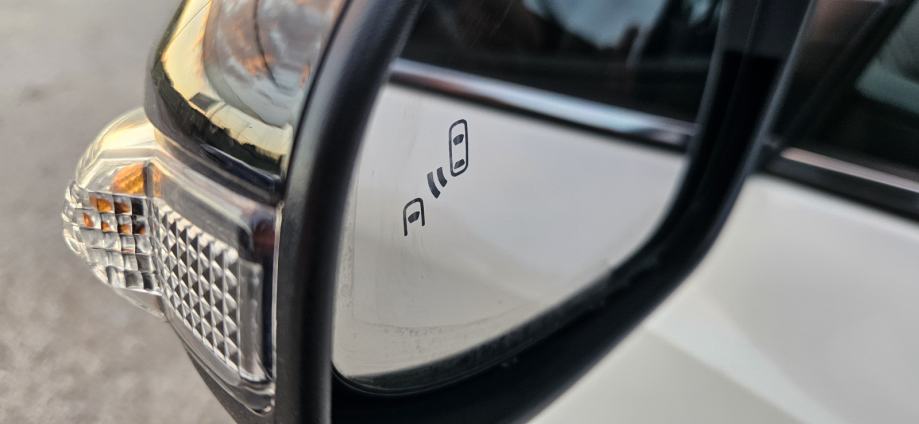 TOYOTA C-HR 2,0 HYBRID * Kamera * LED * FULL OPREMA, fotografija 11