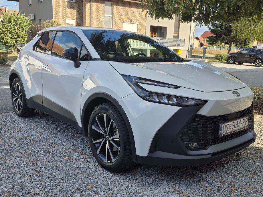 Toyota C-HR 2,0 Hybrid 1. vlasnik, fotografija 3