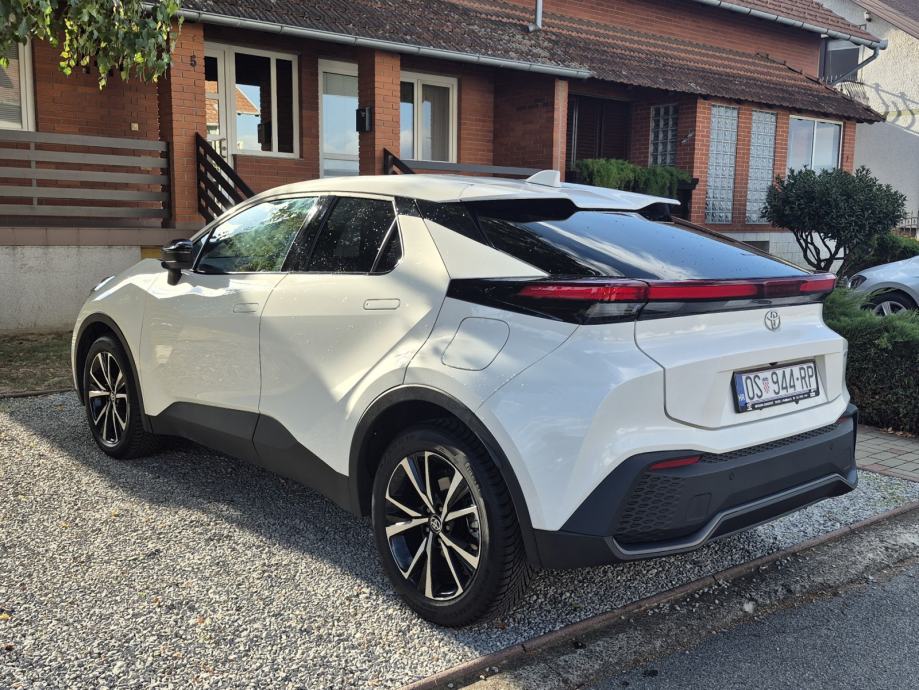 Toyota C-HR 2,0 Hybrid 1. vlasnik, fotografija 5
