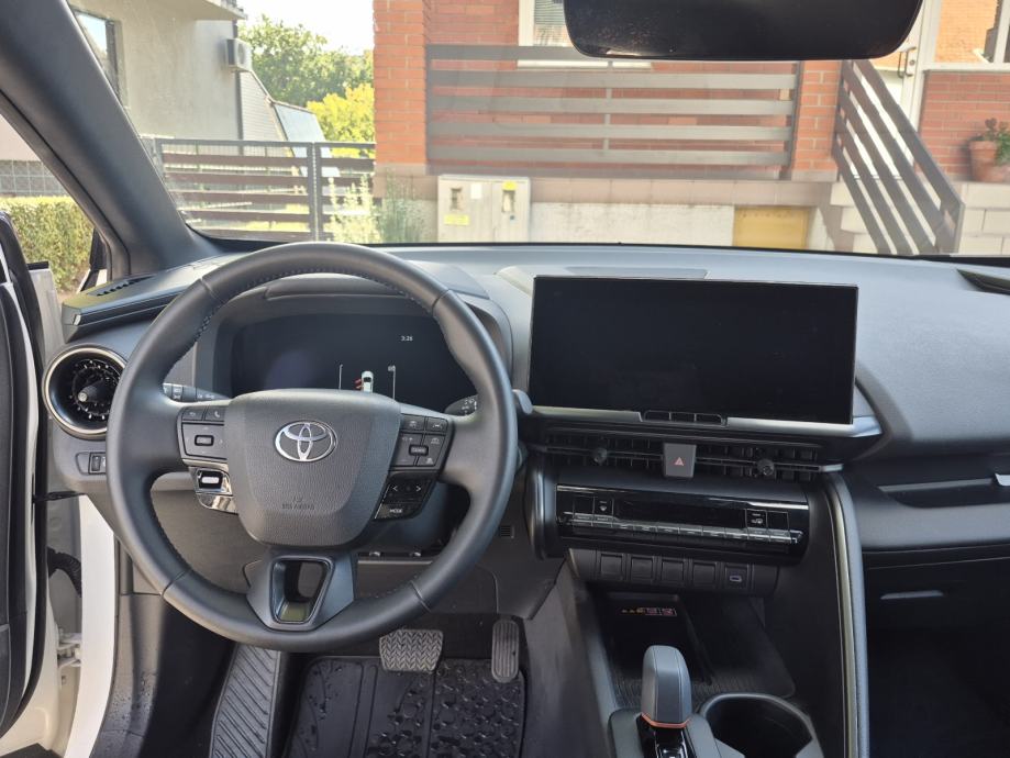 Toyota C-HR 2,0 Hybrid 1. vlasnik, fotografija 8