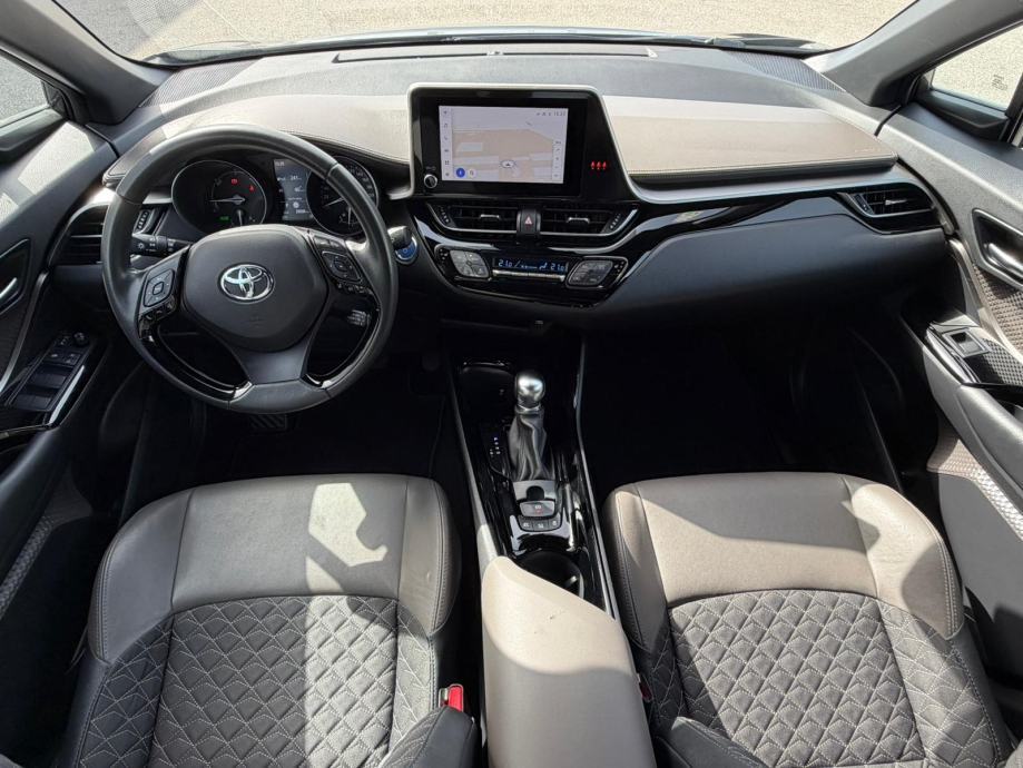 Toyota C-HR 2,0 HEV C-HIC, fotografija 17