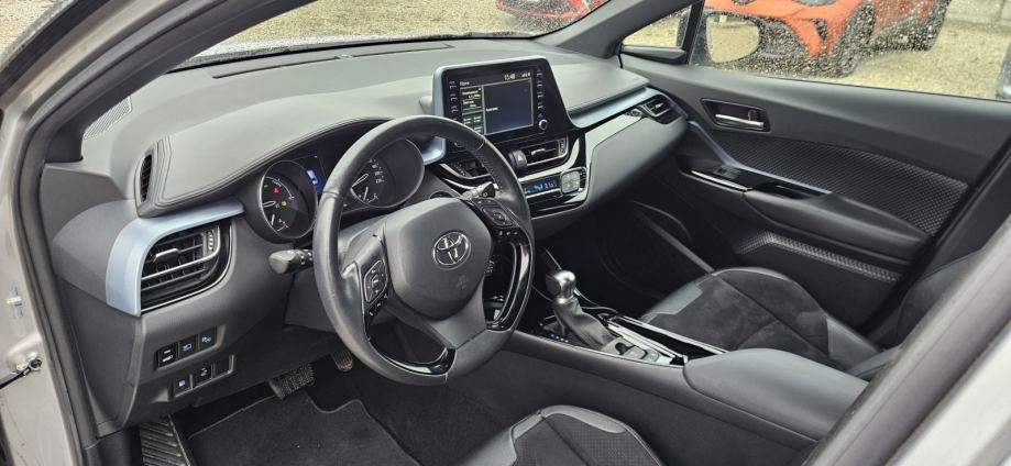 Toyota C-HR 2.0 HYBRID 135kWt FULL OPREMA ***AKCIJA ***, fotografija 12