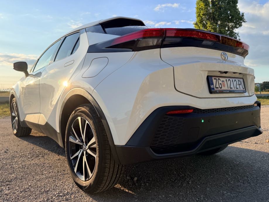 Toyota C-HR, HEV 1,8, C-OOL, HR, 1. vlasnik, reg. godinu dana, fotografija 7