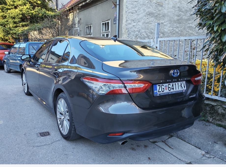 Toyota Camry 2,5 Hybrid Executive, fotografija 3