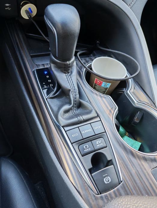 Toyota Camry 2,5 Hybrid Executive, fotografija 5