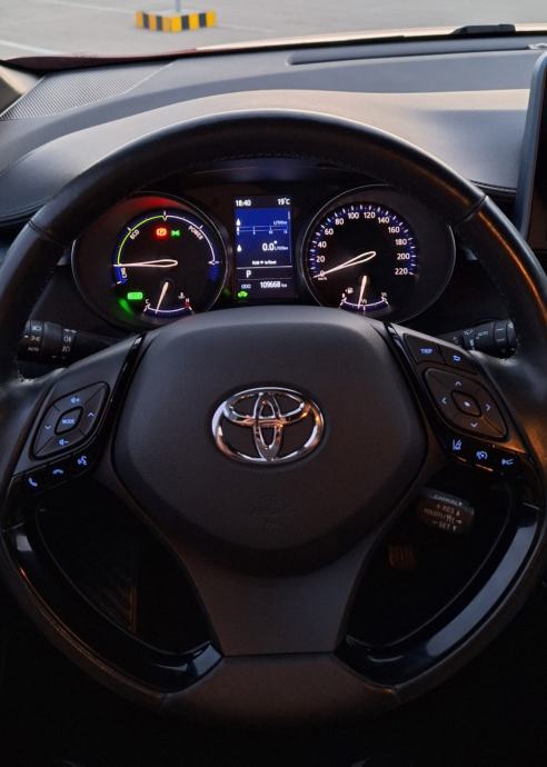 Toyota CH-R 2020 1.8 Automatik, fotografija 13
