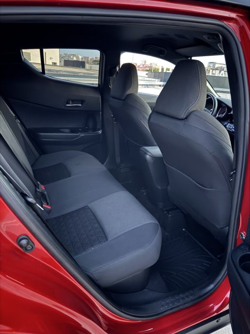 Toyota CH-R 2020 1.8 Automatik, fotografija 15
