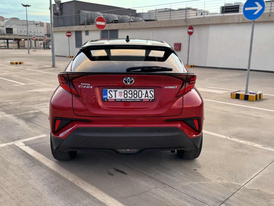 Toyota CH-R 2020 1.8 Automatik, fotografija 8