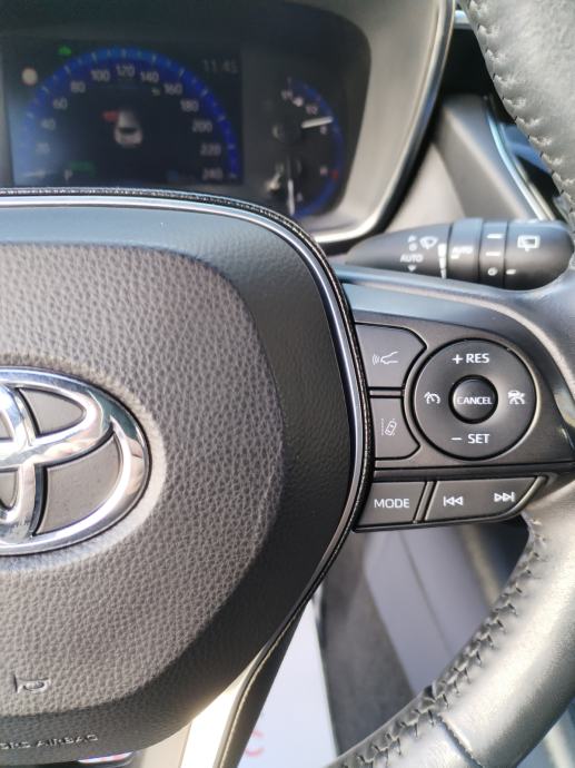 Toyota Corolla 1,8 Hybrid, 5 GOD. GARANCIJE, TOP STANJE, fotografija 15