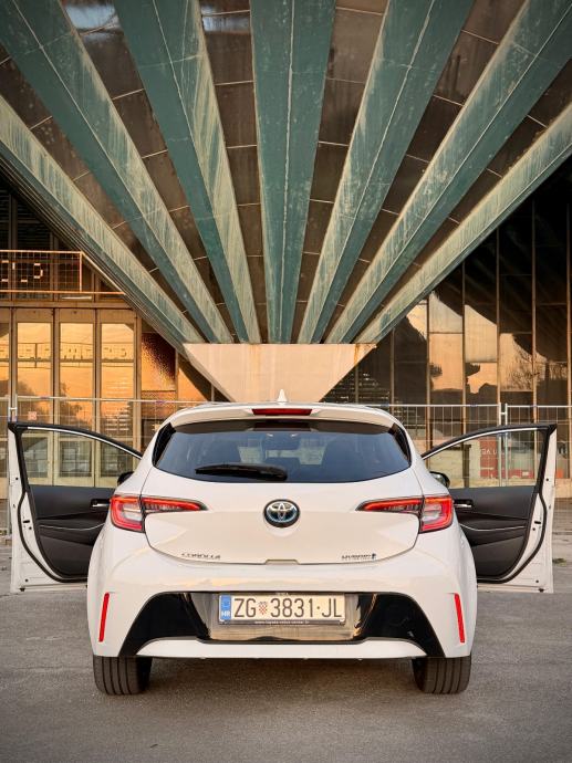 Toyota Corolla 1.8. Hybrid automatik SOL oprema, fotografija 3