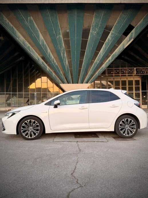 Toyota Corolla 1.8. Hybrid automatik SOL oprema, fotografija 4