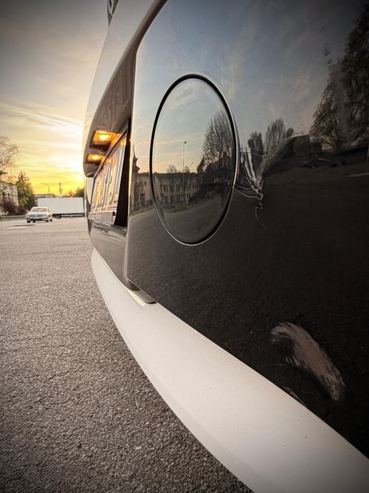 Toyota Corolla 1.8. Hybrid automatik SOL oprema, fotografija 15