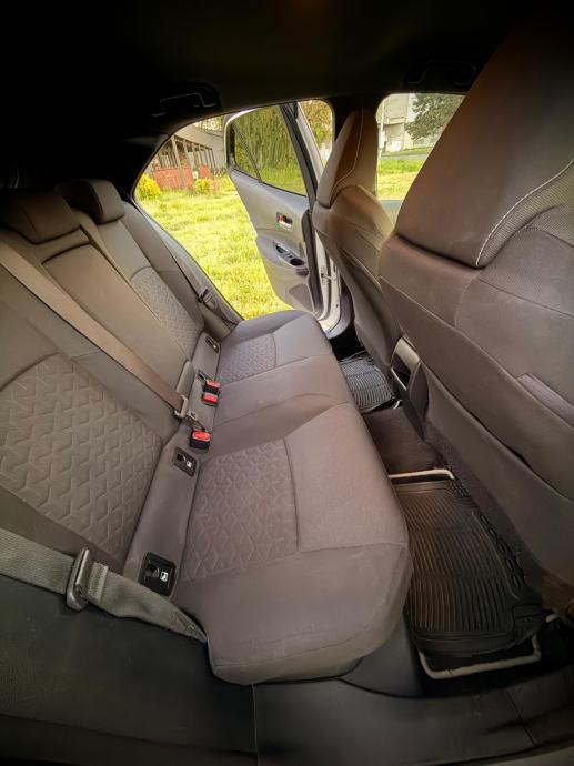 Toyota Corolla 1.8. Hybrid automatik SOL oprema, fotografija 10