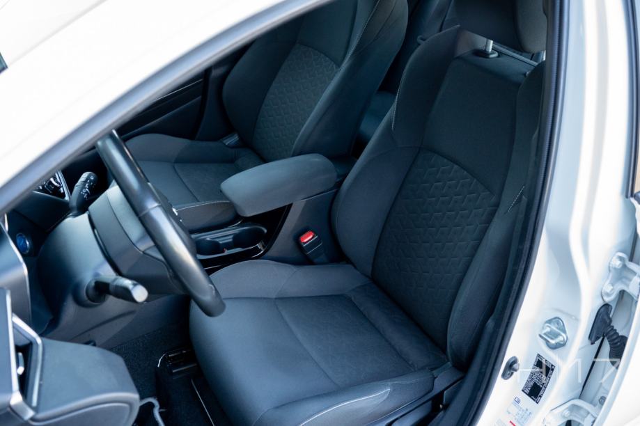 Toyota Corolla 1,8 Hybrid, SOL, CVT, nema prijenosa, fotografija 7