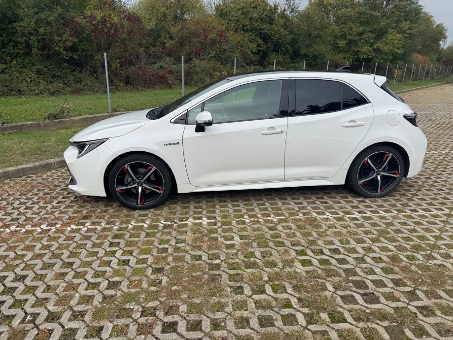Toyota Corolla 2.0 Hybrid Lounge, 2019., 80.000 km, fotografija 3