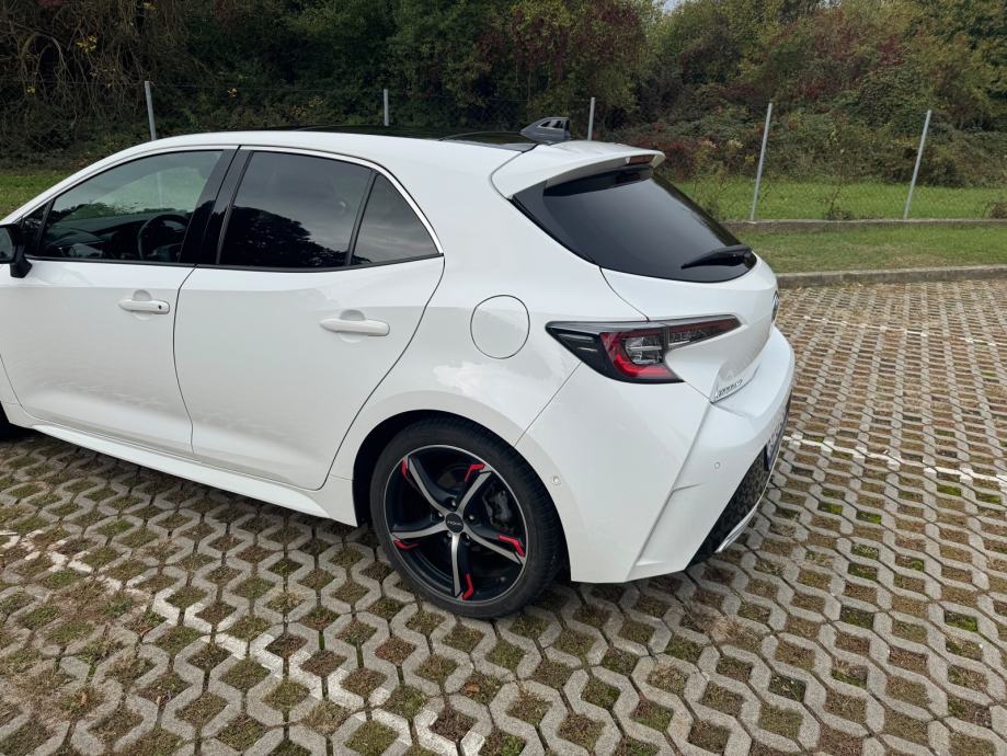 Toyota Corolla 2.0 Hybrid Lounge, 2019., 80.000 km, fotografija 4