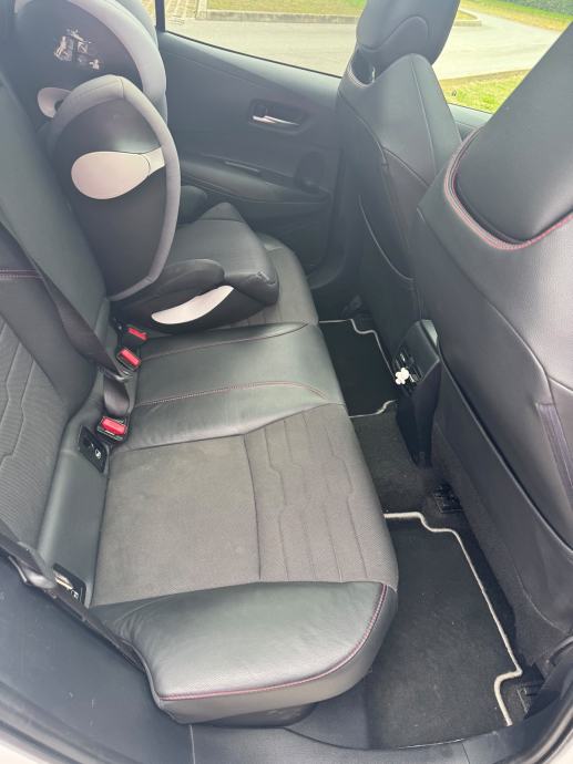 Toyota Corolla 2.0 Hybrid Lounge, 2019., 80.000 km, fotografija 7