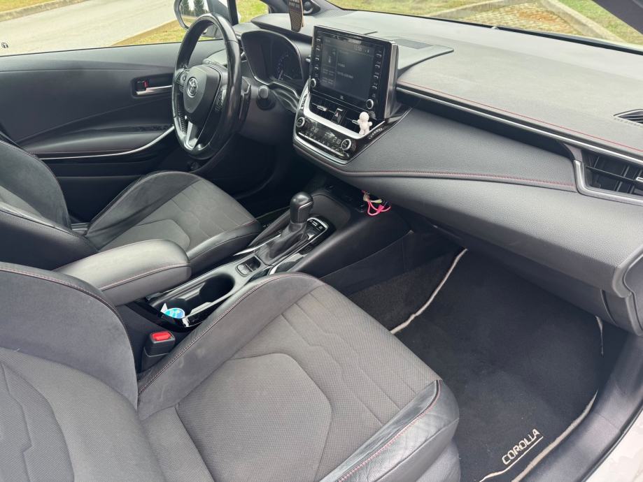 Toyota Corolla 2.0 Hybrid Lounge, 2019., 80.000 km, fotografija 8